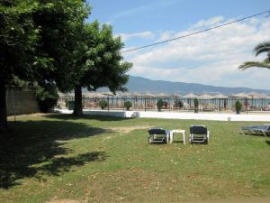 large-1476605472-IMG_3327